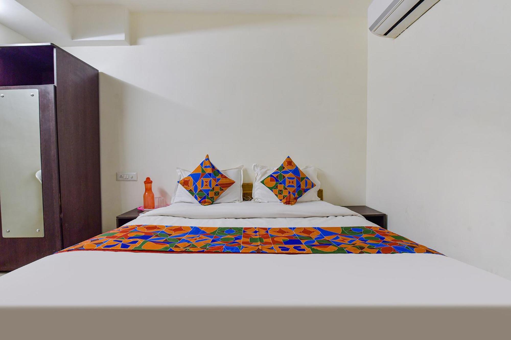 Hotel O Himalaya Inn アーメダバード エクステリア 写真