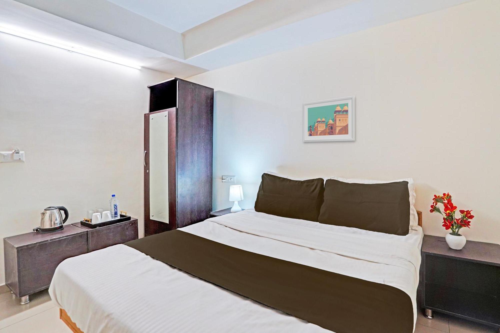 Hotel O Himalaya Inn アーメダバード エクステリア 写真